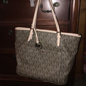 💥Michael Kors purse‼️